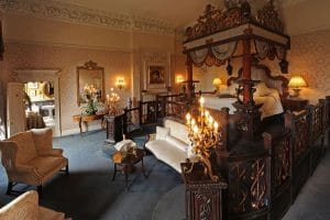 Coombe_Abbey-room